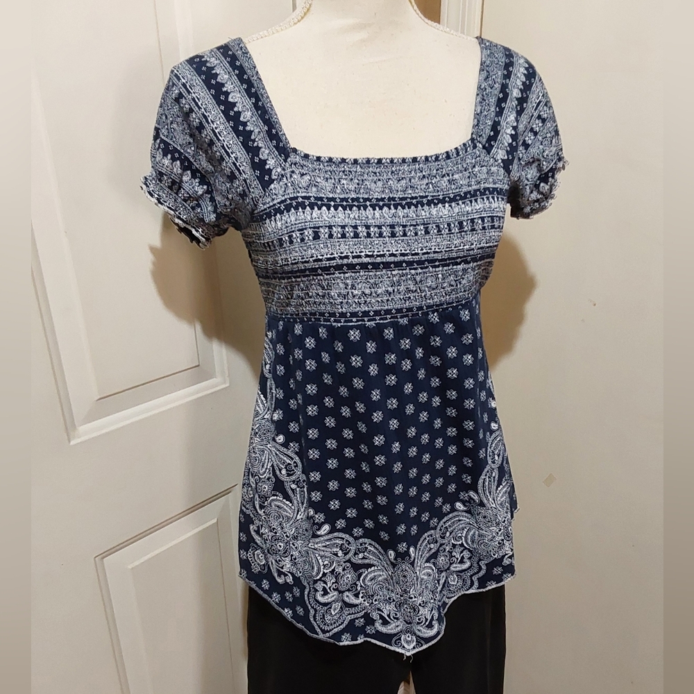 🌺 Navy Blue/White Patterned Women's Top